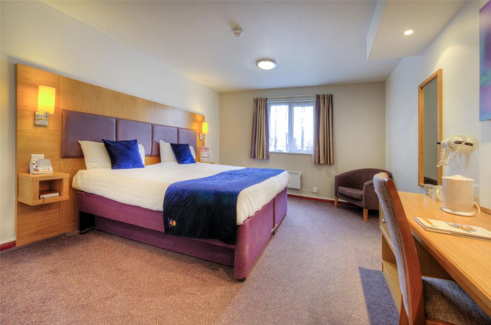 Comfort Inn Manchester North ميدلتون المظهر الخارجي الصورة