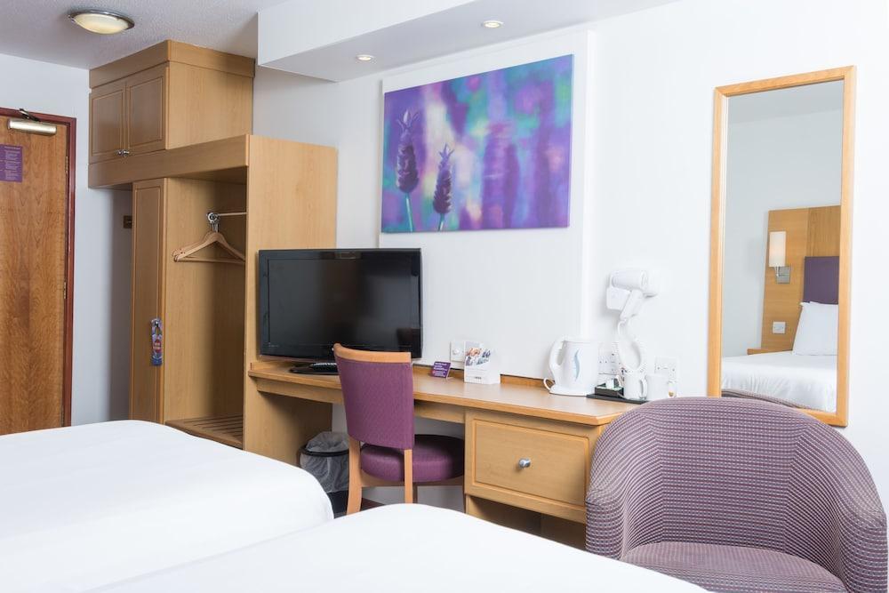 Comfort Inn Manchester North ميدلتون المظهر الخارجي الصورة