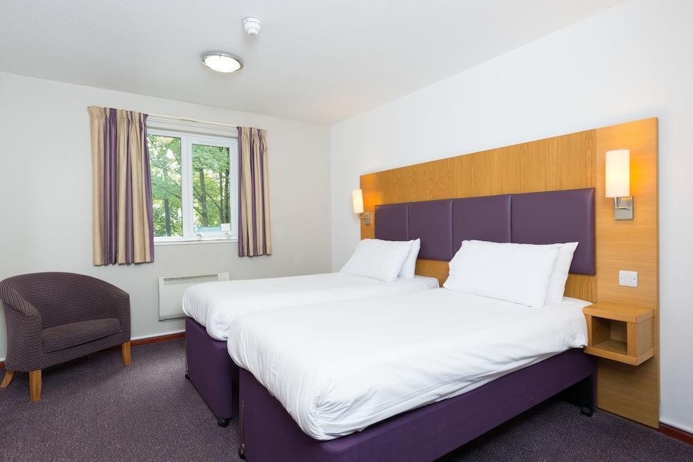 Comfort Inn Manchester North ميدلتون المظهر الخارجي الصورة