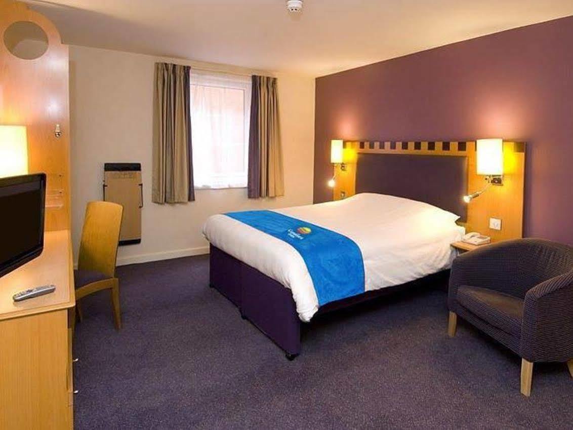 Comfort Inn Manchester North ميدلتون المظهر الخارجي الصورة
