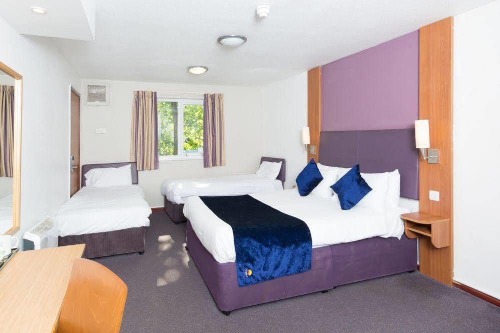 Comfort Inn Manchester North ميدلتون المظهر الخارجي الصورة