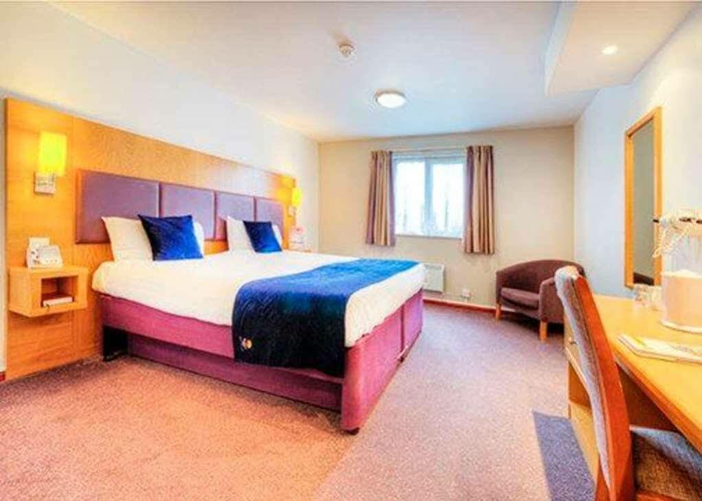 Comfort Inn Manchester North ميدلتون المظهر الخارجي الصورة