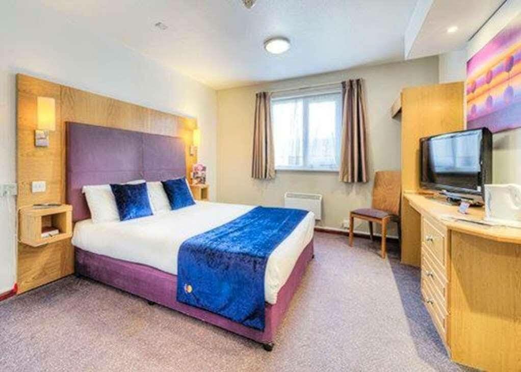 Comfort Inn Manchester North ميدلتون المظهر الخارجي الصورة