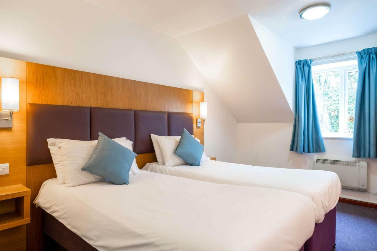 Comfort Inn Manchester North ميدلتون المظهر الخارجي الصورة