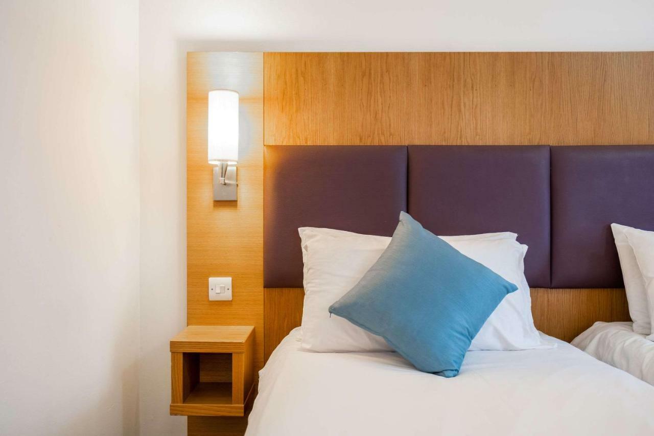 Comfort Inn Manchester North ميدلتون المظهر الخارجي الصورة