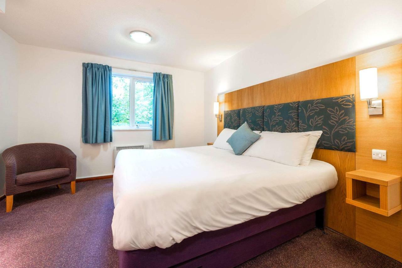 Comfort Inn Manchester North ميدلتون المظهر الخارجي الصورة