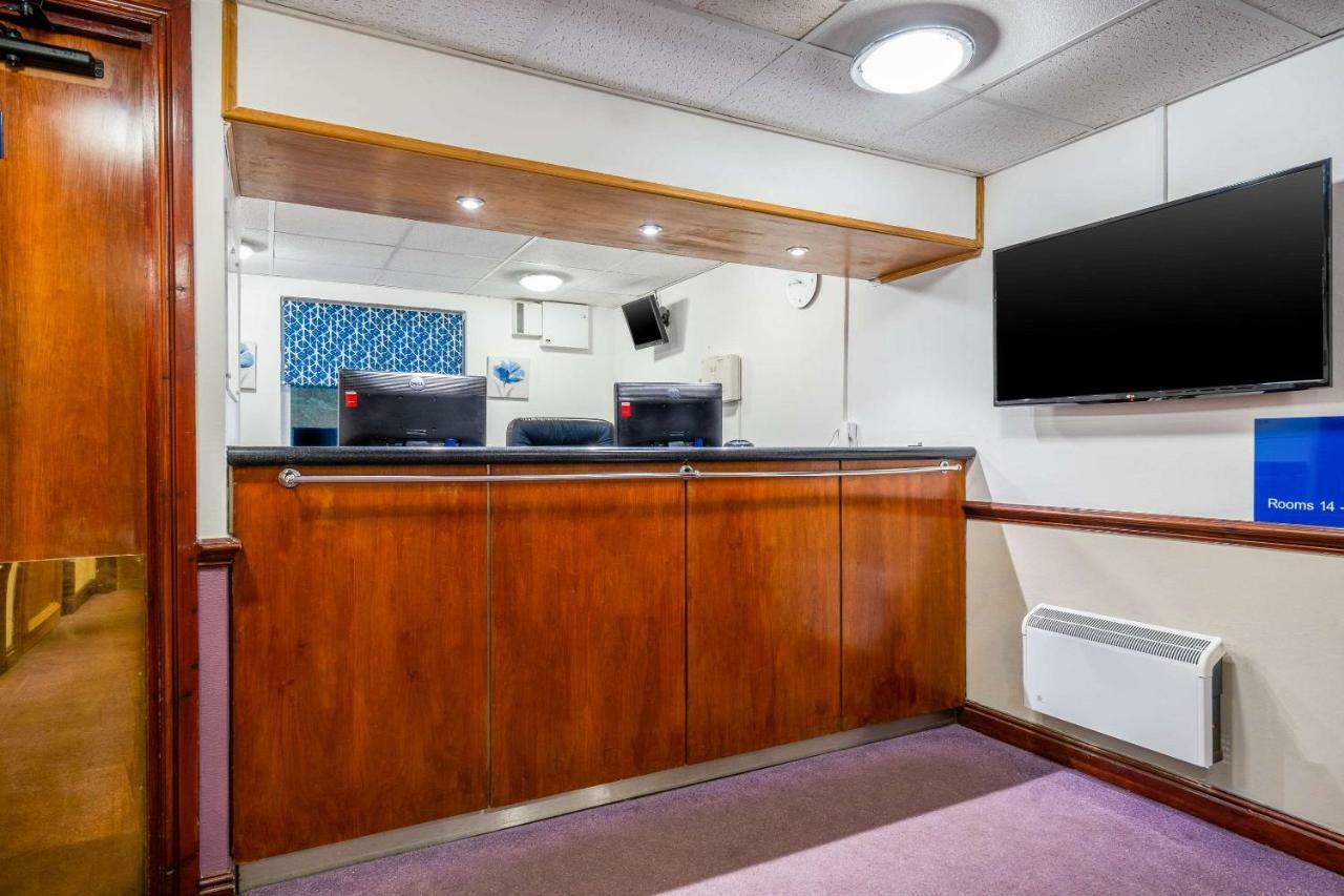 Comfort Inn Manchester North ميدلتون المظهر الخارجي الصورة