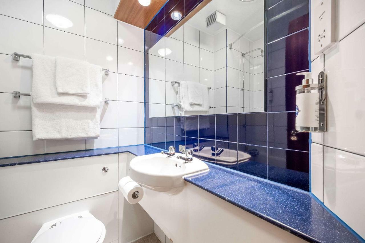 Comfort Inn Manchester North ميدلتون المظهر الخارجي الصورة